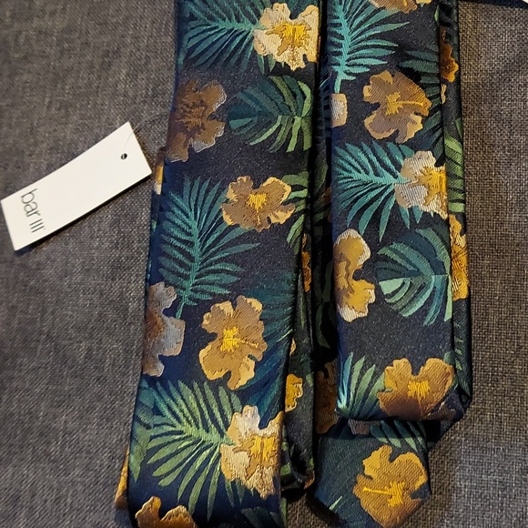 Description:   Club Room Men's Festive Penguin Tie. - Picture 2 of 3